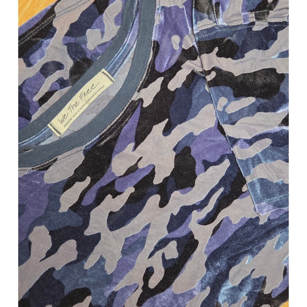 We The Free Womens M Camo Velvet Top Blue Purple Crewneck Stretch